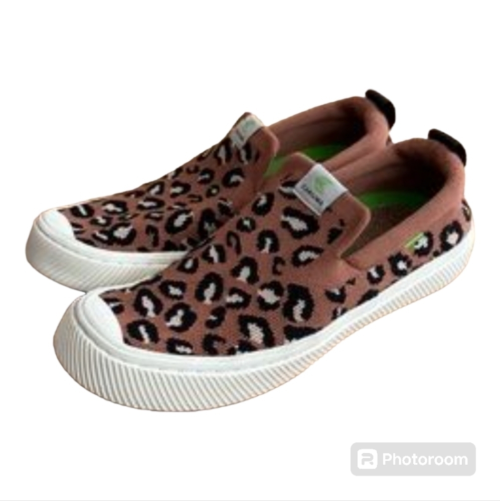 Cariuma* IBI Knit Slip On Sneakers* Leopard Print* Sz 8